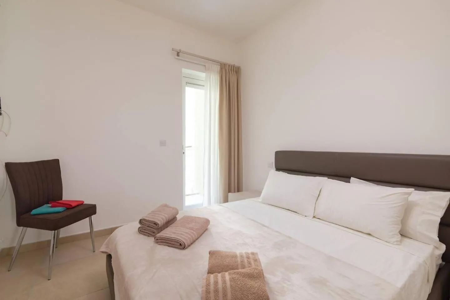 Fort Cambridge Apartments By Homely 斯利马