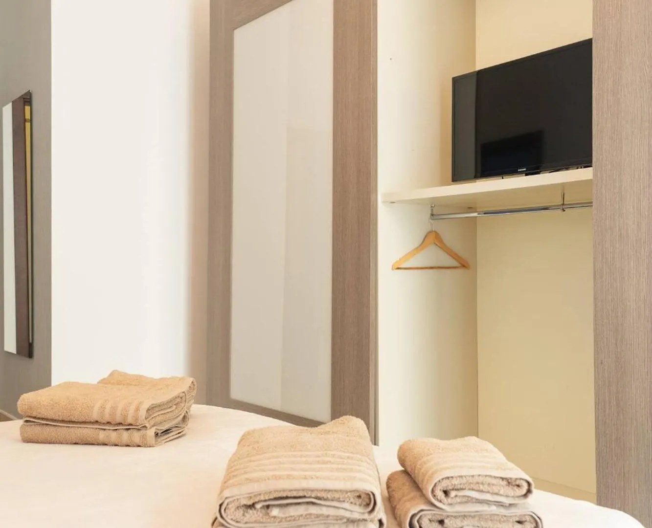 Fort Cambridge Apartments By Homely 斯利马